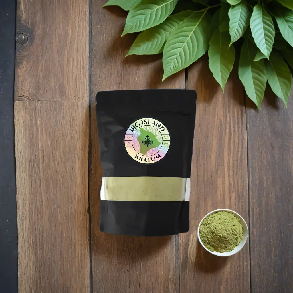 Green Maeng Da Kratom Powder – Finely Ground and Displayed for Freshness